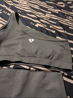 Women's Best One-Shoulder Athletic Shorts Set - Olive